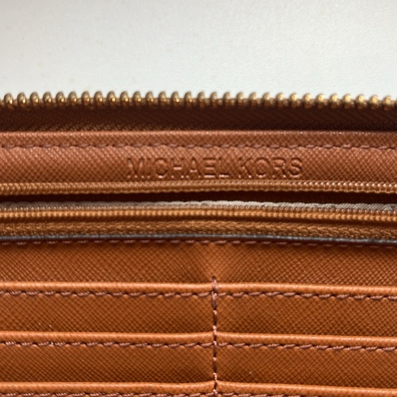 Michael Kors Ziparound Nylon Olive Green Wallet - Picture 7 of 8